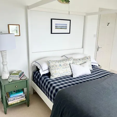 Дом отдыха Seaview The Quay